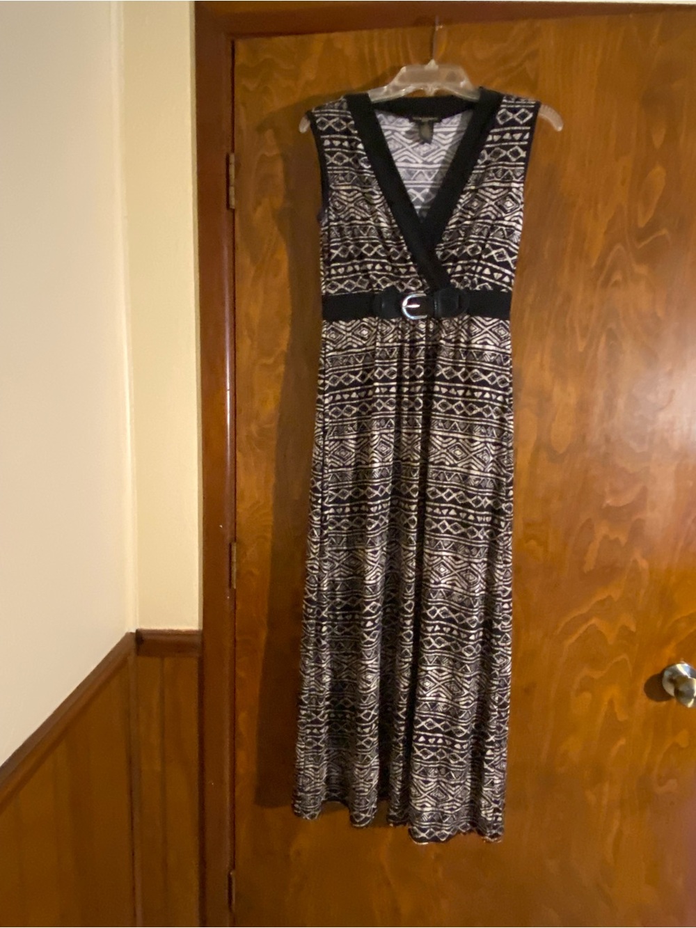 Susan Lawrence Black and Cream Sleeveless V-Neck Belted Maxi Dress Size Petite S